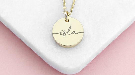 5 Thoughtful Personalised Valentine’s Gifts for Her