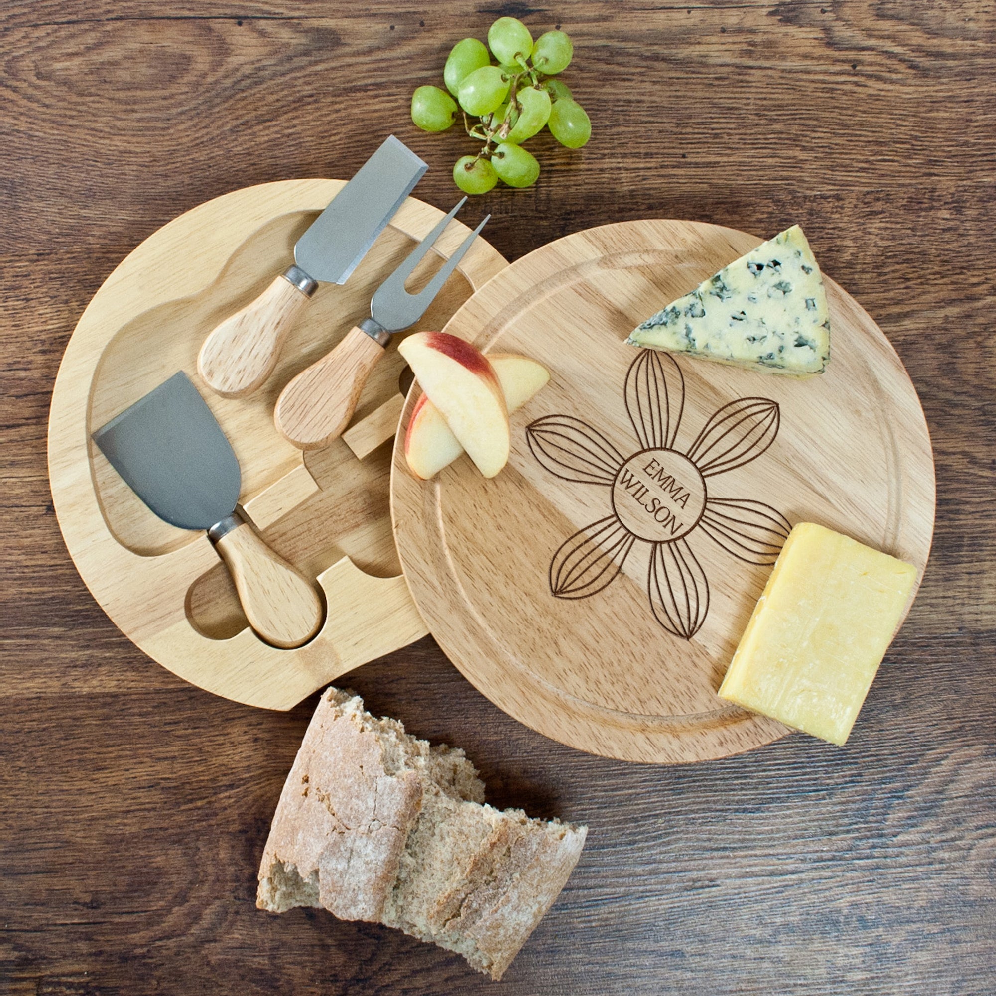 Daisy Flowers Round Cheese Board - treat-republic