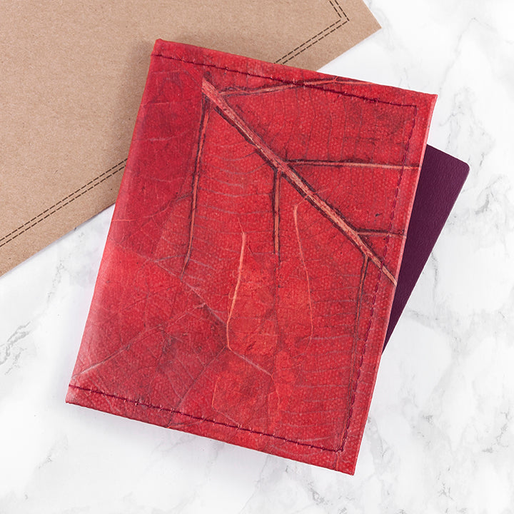 Cardholders and Passport Covers in Leaf Leather